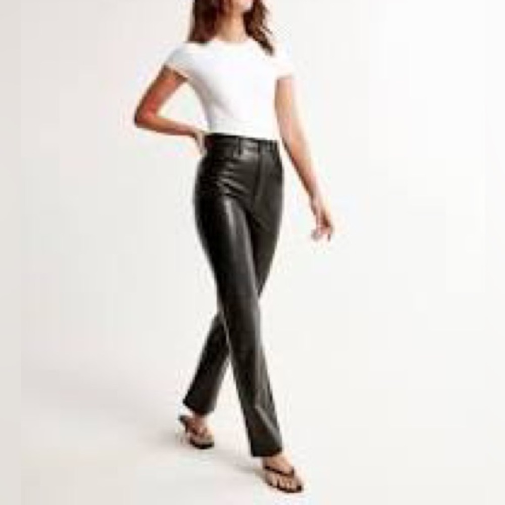 Abercrombie Curve Love Vegan Leather 90s Straight Pant